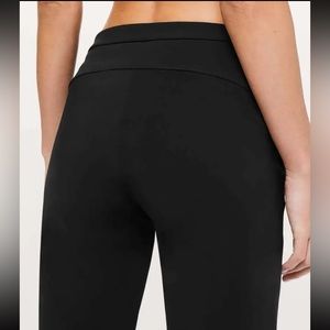 Lululemon on the move pants. Size 6.